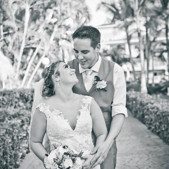 Meet your Posher, Amanda - Picture 1 of 1